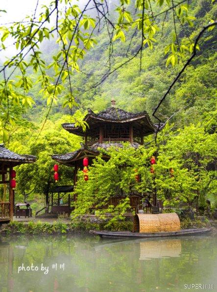 笑脸球的冒险之旅